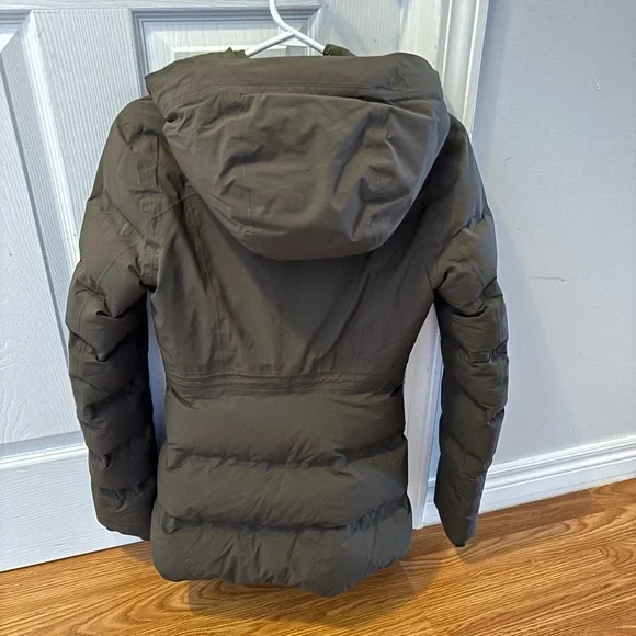 Lululemon winter jacket - Picture 2 of 5